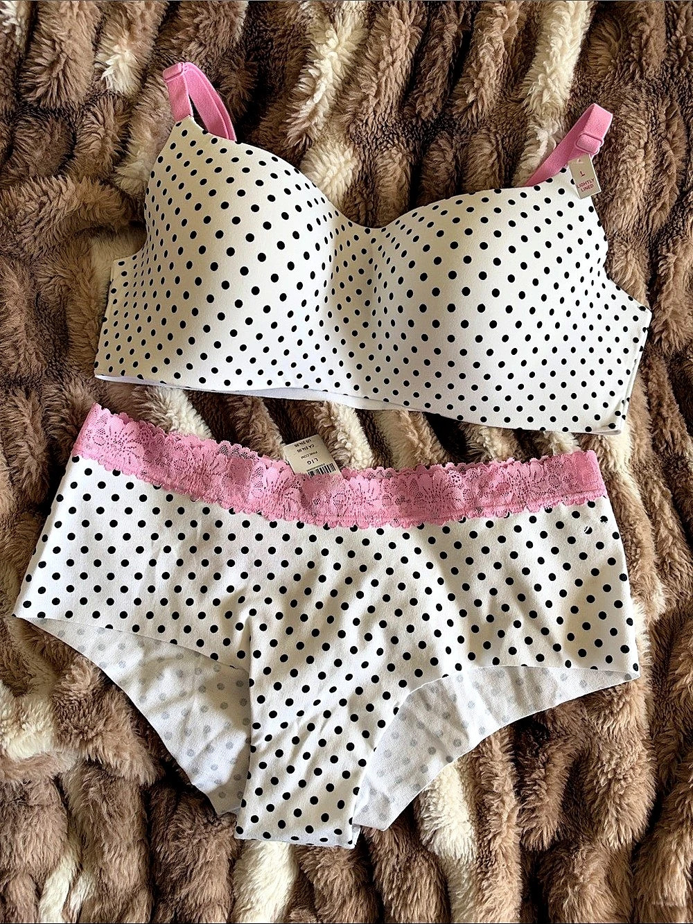 Victoria’s Secret PINK Polka Dot Marshmallow Bra & Panty Set White & Black NWT